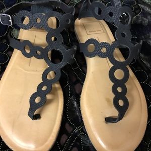 2/$15 EUC Dolce Vita Black Jolee Sandals